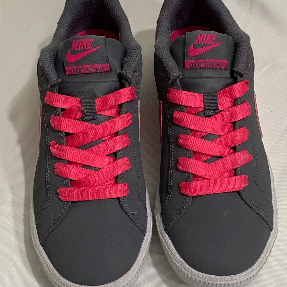 Nike Court Royale | Women | Size 7.5